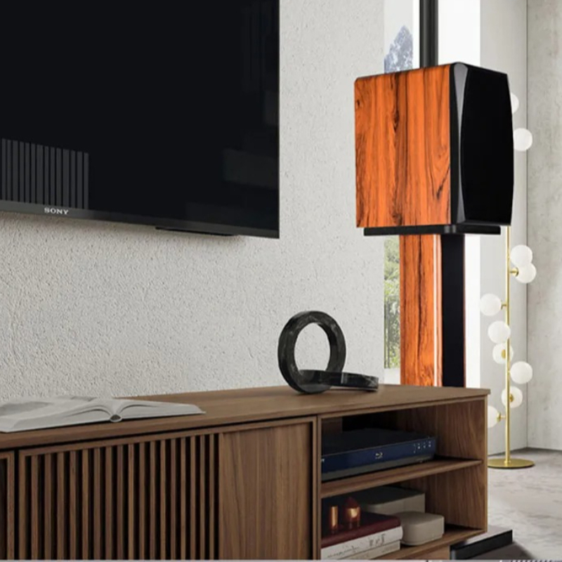 حامل سماعات خشبي صلب قائم على  - مراجعة Home Cinema Room وسعره