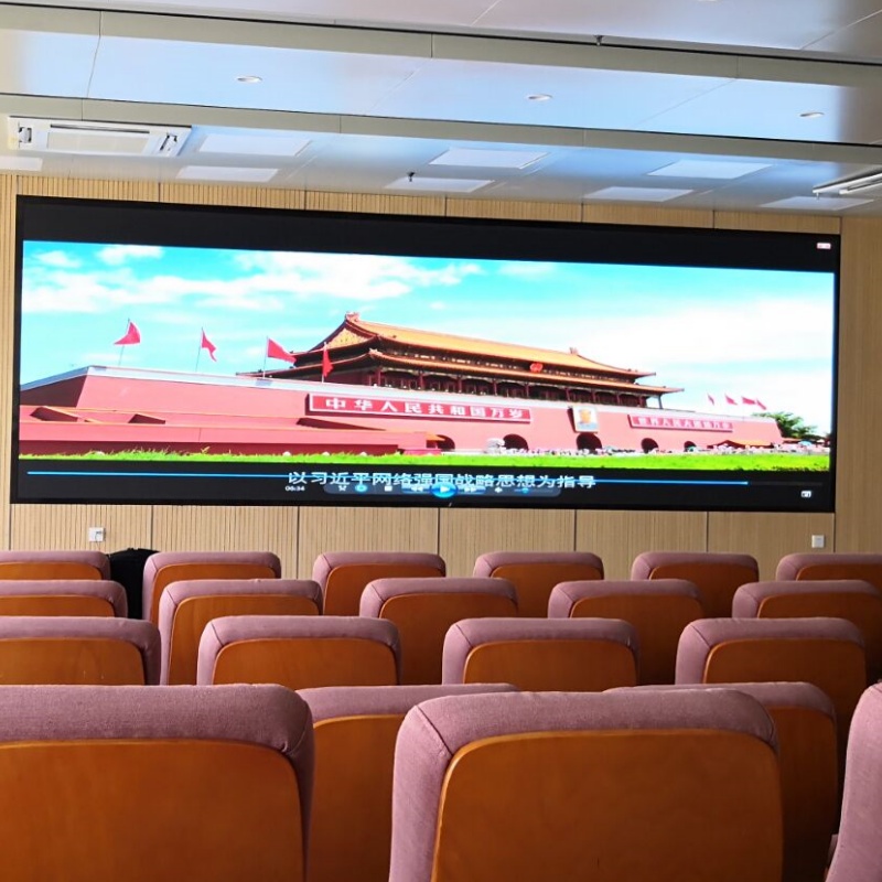 شاشة عرض LED داخلية عالية الدق - مراجعة Home Cinema Events وسعره